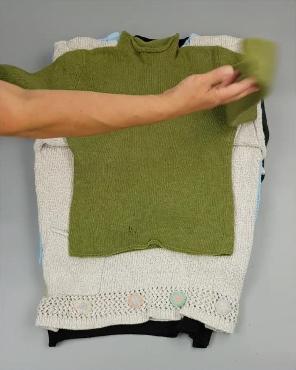 Фотография  233 - Джемпер муж+жен экстра#15 кг , Лот№2612 оптом в Сочи и Краснодарском крае