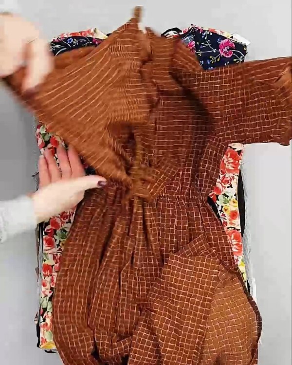 Фотография  994 - Платья Корея#20 шт, ЛОТ №5617 оптом в Сочи и Краснодарском крае