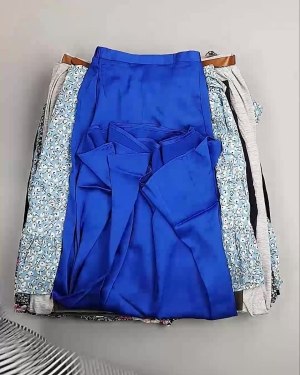 Фотография  973 - Юбки Bestseller 44#5 кг, ЛОТ №6121 оптом в Сочи и Краснодарском крае