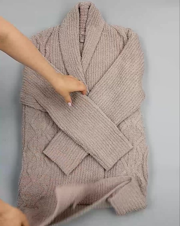 Фотография  307 - Кардиганы СТОК CAN#10 кг, ЛОТ №6474 оптом в Сочи и Краснодарском крае