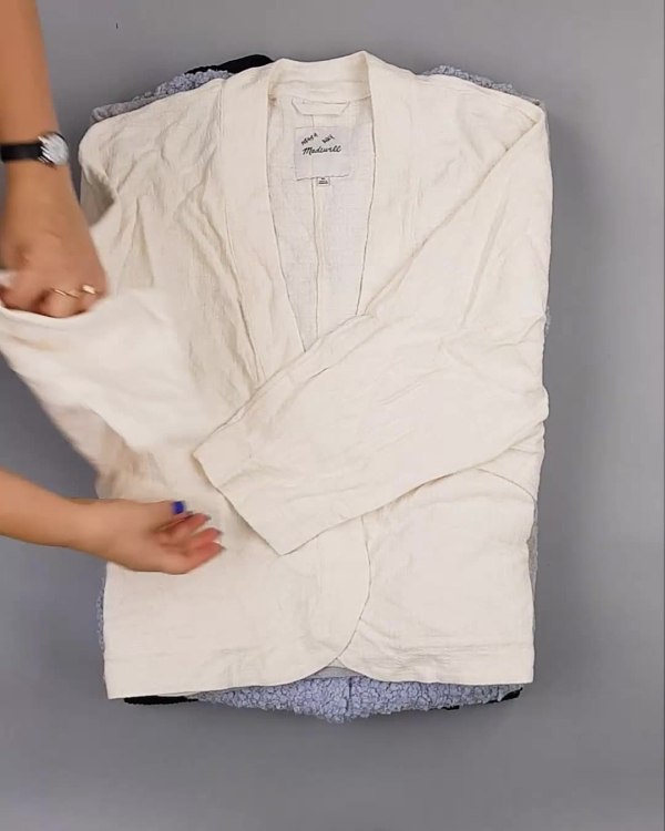 Фотография  302 - Кардиганы СТОК CAN#10 кг, ЛОТ №6888 оптом в Сочи и Краснодарском крае