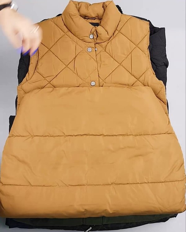 Фотография  214 - Верхняя одежда Дания#10,1 кг ЛОТ №6909 оптом в Сочи и Краснодарском крае