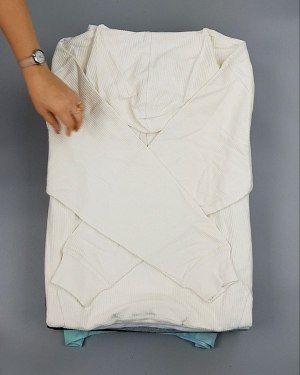 Фотография  272 - HOODIE CAN 084#10 кг, ЛОТ №7034 оптом в Сочи и Краснодарском крае