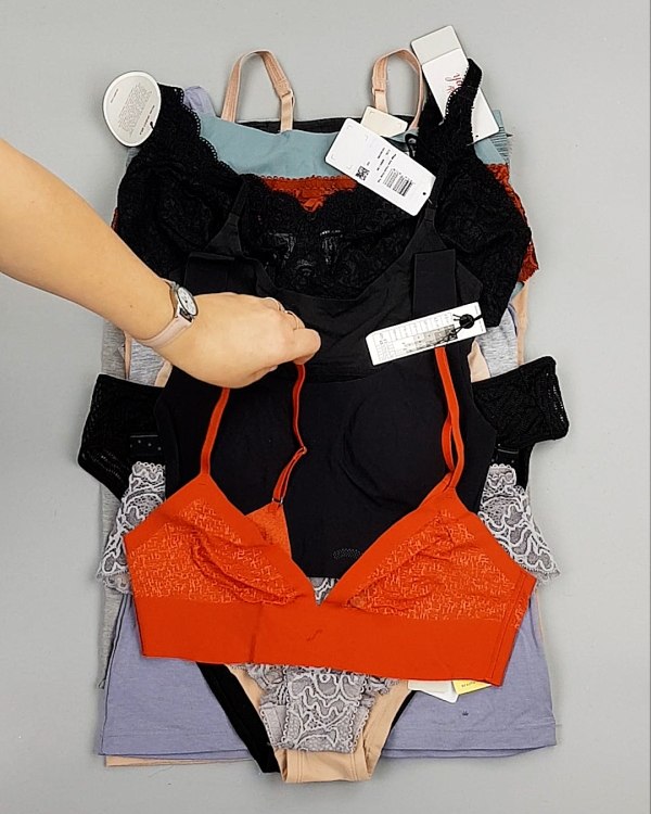 Фотография  876 - Нижнее белье TRIUMPH 104#33 шт, ЛОТ №7134 оптом в Сочи и Краснодарском крае