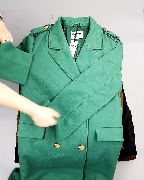 Фотография  886 - Верхняя одежда BESTSELLER Дания 104#10 кг, ЛОТ №7267 оптом в Сочи и Краснодарском крае