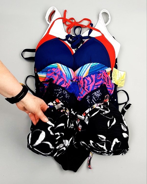 Фотография  910 - Купальники СТОК CAN 124#5 кг, ЛОТ №7690 оптом в Сочи и Краснодарском крае