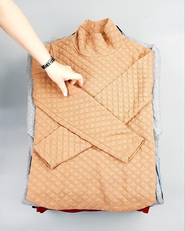 Фотография  453 - SWEATSHIRT CAN 084#10 кг, ЛОТ №7619 оптом в Сочи и Краснодарском крае