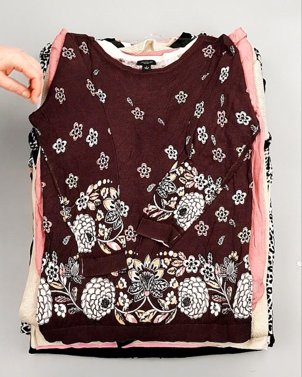 Фотография  532 - Джемпера легкие СТОК CAN 084#7 кг, ЛОТ №7632 оптом в Сочи и Краснодарском крае