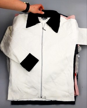 Фотография  731 - Джемпера СТОК CAN 084#7 кг, ЛОТ №7650 оптом в Сочи и Краснодарском крае