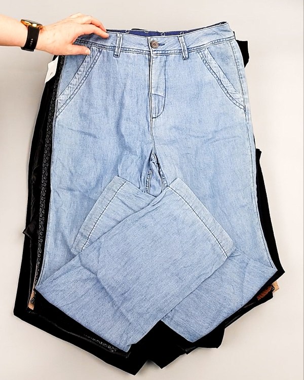 Фотография  842 - Брюки женские лето C&A 025#10 кг, ЛОТ №7894 оптом в Сочи и Краснодарском крае