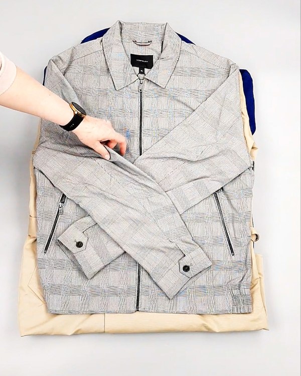 Фотография  703 - Ветровки м/ж C&A 025#10 кг, ЛОТ №7864 оптом в Сочи и Краснодарском крае