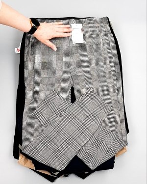 Фотография  920 - Брюки женские лето C&A 025#10 кг, ЛОТ №7892 оптом в Сочи и Краснодарском крае