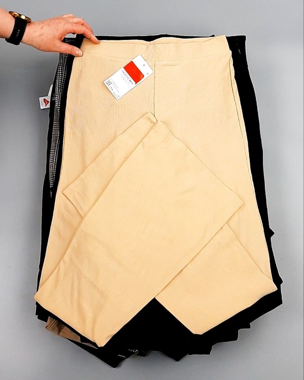 Фотография  396 - Брюки женские лето C&A 025#10 кг оптом в Сочи и Краснодарском крае