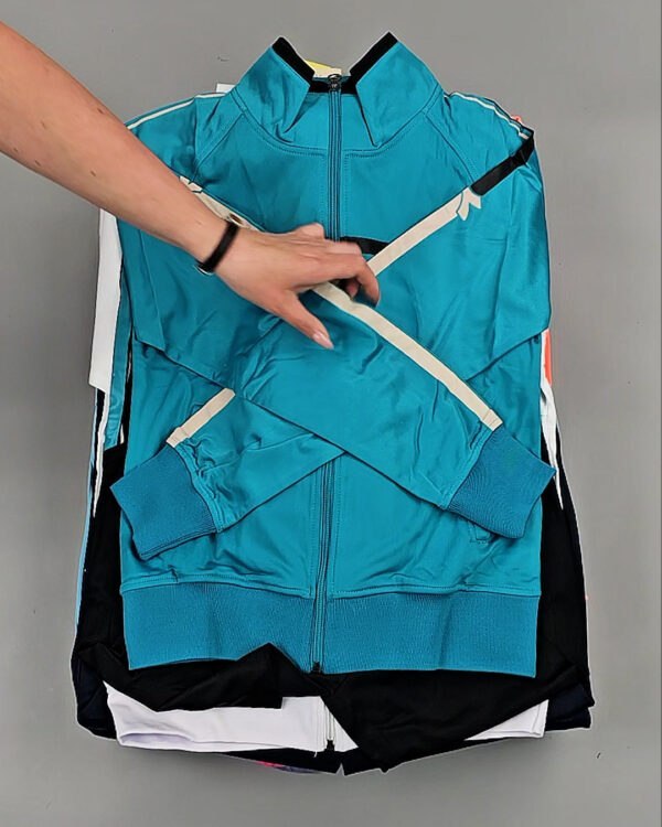 Фотография  309 - Спортивные костюмы  AD83#10 шт, ЛОТ №8640 оптом в Сочи и Краснодарском крае