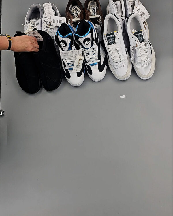 Фотография  988 - Кроссовки Reebok#23 шт, ЛОТ №8896 оптом в Сочи и Краснодарском крае