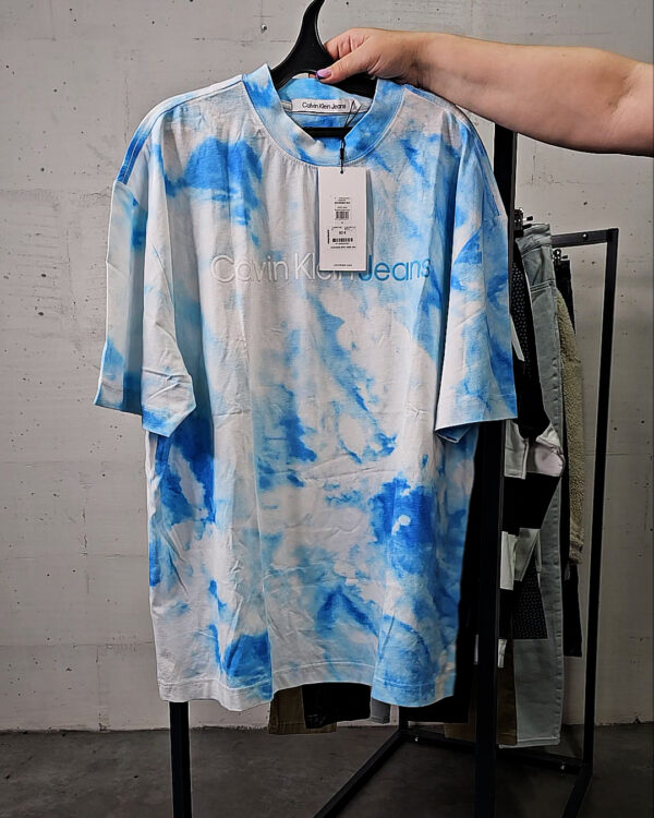 Фотография  937 - LACOSTE, CALVIN KLEIN, TOMMY HILFIGER, GUESS + 075#20 шт, ЛОТ №9072 оптом в Сочи и Краснодарском крае