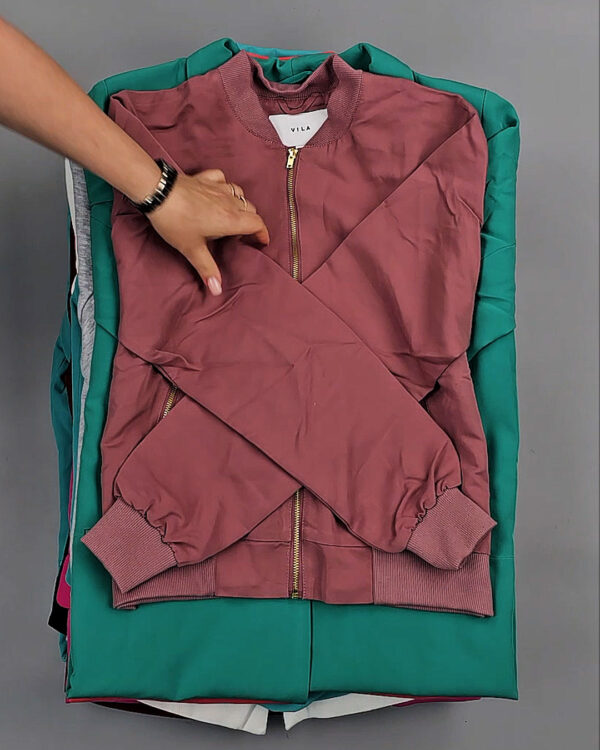 Фотография  470 - Толстовки+Верхняя одежда Bestseller Summer 045 B#7,2 кг, ЛОТ СТ-9323 оптом в Сочи и Краснодарском крае