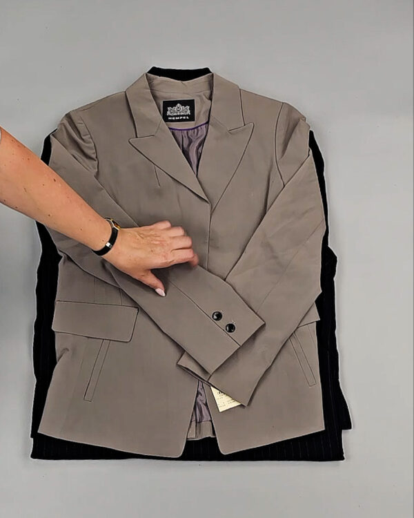 Фотография  291 - Жакеты Корея 085#10 кг, ЛОТ № СТ-9240 оптом в Сочи и Краснодарском крае