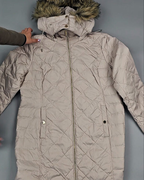 Фотография  945 - Верхняя одежда женская CAN 104#15 кг, ЛОТ СТ-9350 оптом в Сочи и Краснодарском крае