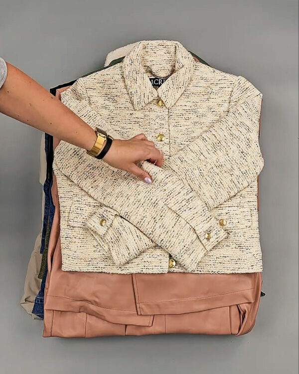 Фотография  816 - Ветровки женские CAN 104#12,4 кг, ЛОТ СТ-9403 оптом в Сочи и Краснодарском крае