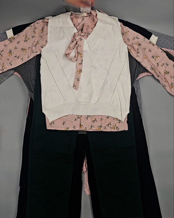 Фотография  574 - Комплекты жен Корея 085#5 кг, ЛОТ СТ-9574 оптом в Сочи и Краснодарском крае