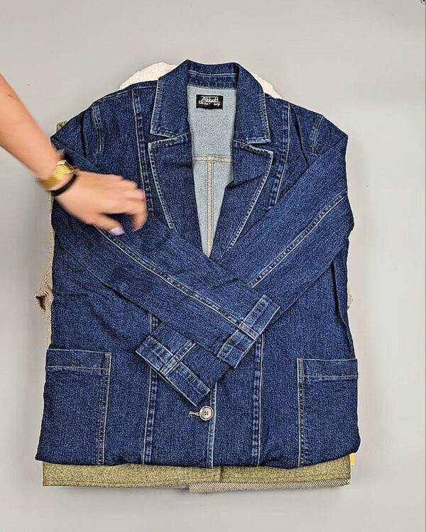 Фотография  445 - Ветровки женские CAN 104#12,5 кг, ЛОТ СТ-9404 оптом в Сочи и Краснодарском крае