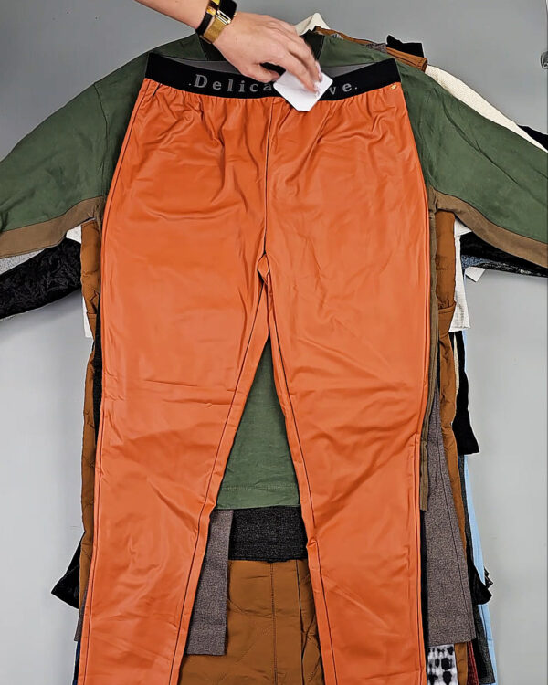 Фотография  813 - DK, Bestseller + Winter mix#15 кг, ЛОТ СТ-9958 оптом в Сочи и Краснодарском крае