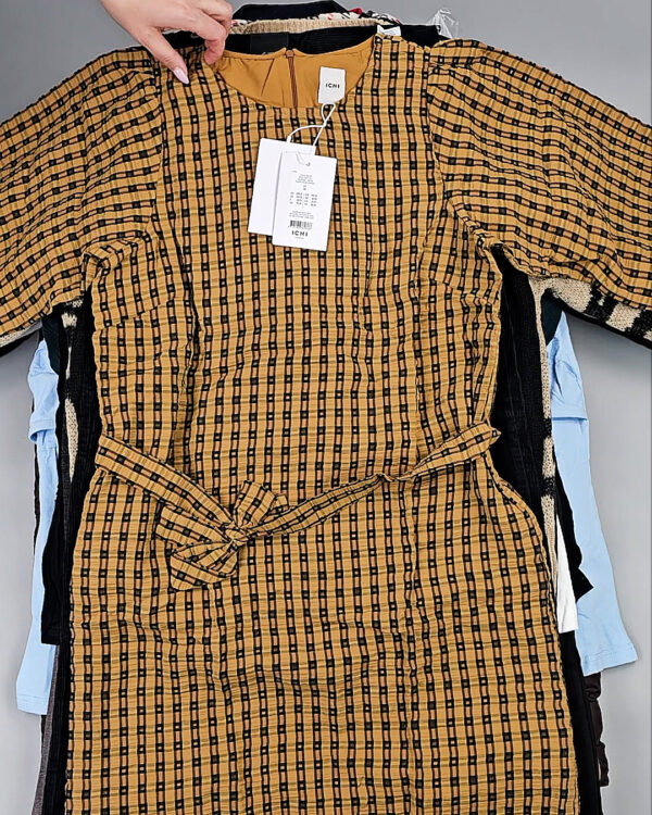 Фотография  852 - DK, Bestseller + Winter mix#15 кг, ЛОТ СТ-9957 оптом в Сочи и Краснодарском крае